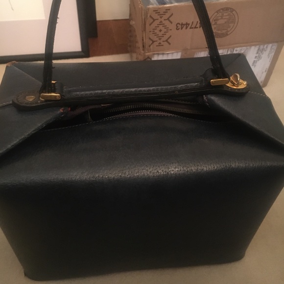 Vintage Gucci Train Case or Cosmetic Bag in Navy Leather in FVC - Picture 3 of 12